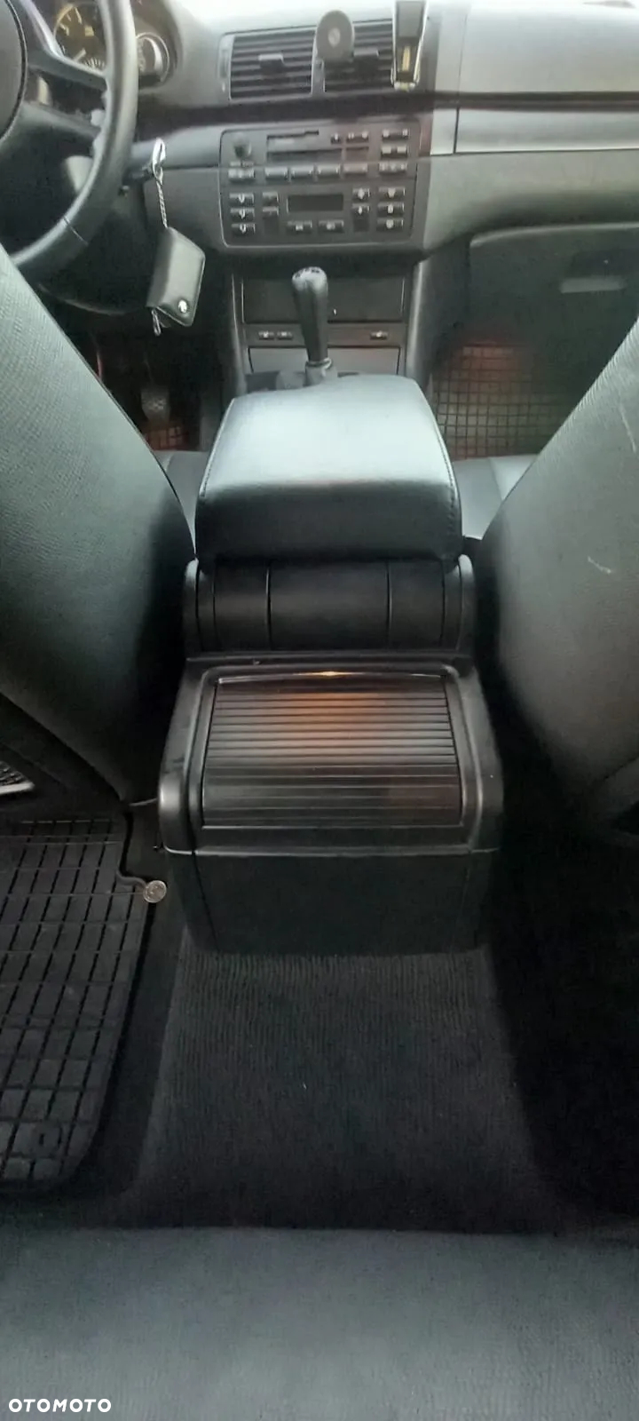 BMW Seria 3 320i Touring Edition Exclusive - 34
