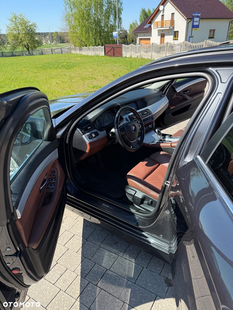 BMW Seria 5 520d xDrive - 9