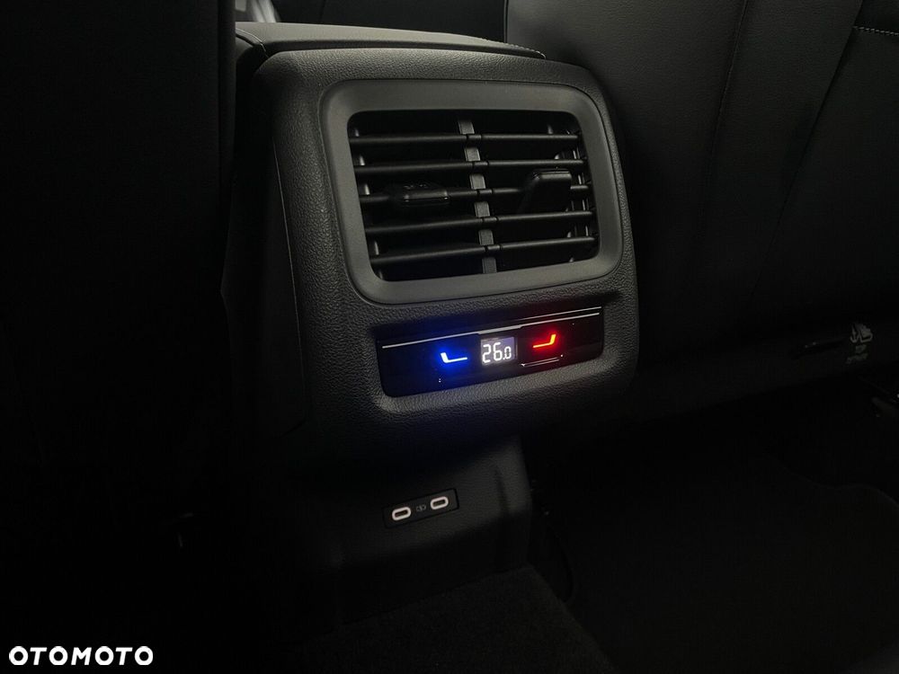 Volkswagen T-Roc 1.5 TSI Style DSG - 24