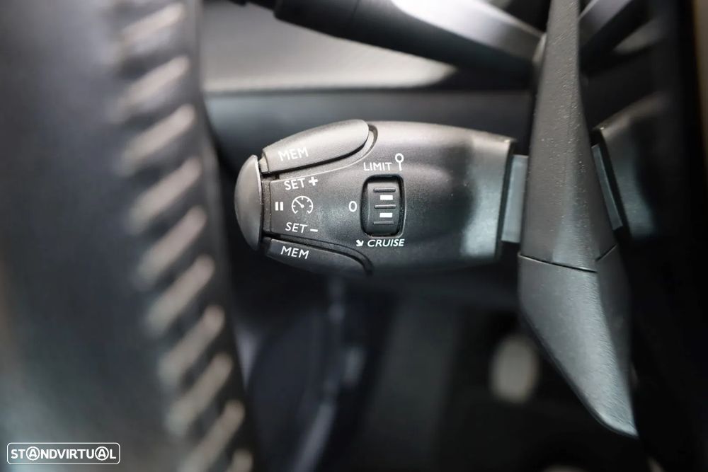 Peugeot 208 1.2 PureTech Active - 26