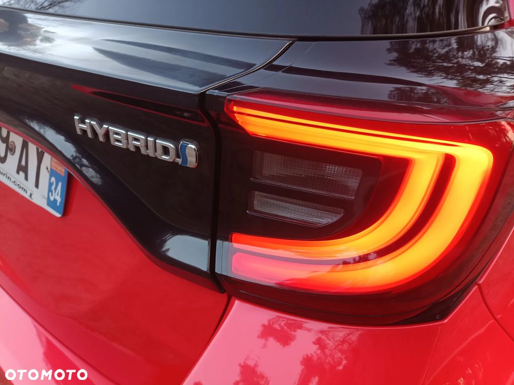 Toyota Yaris Hybrid 100 Premium - 37