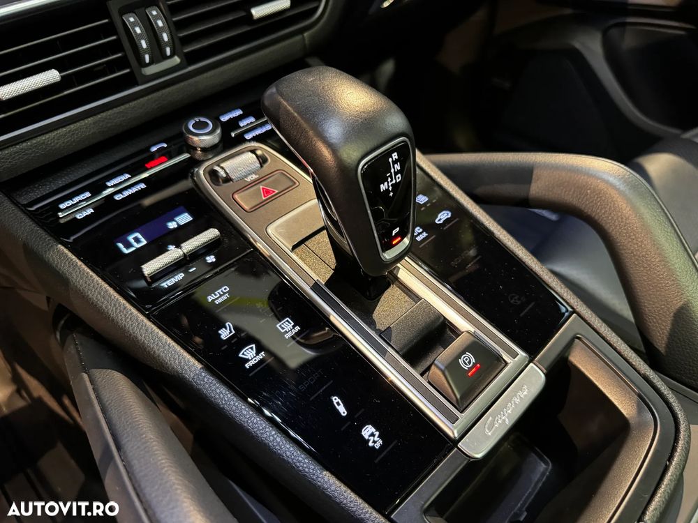 Porsche Cayenne Coupe - 24