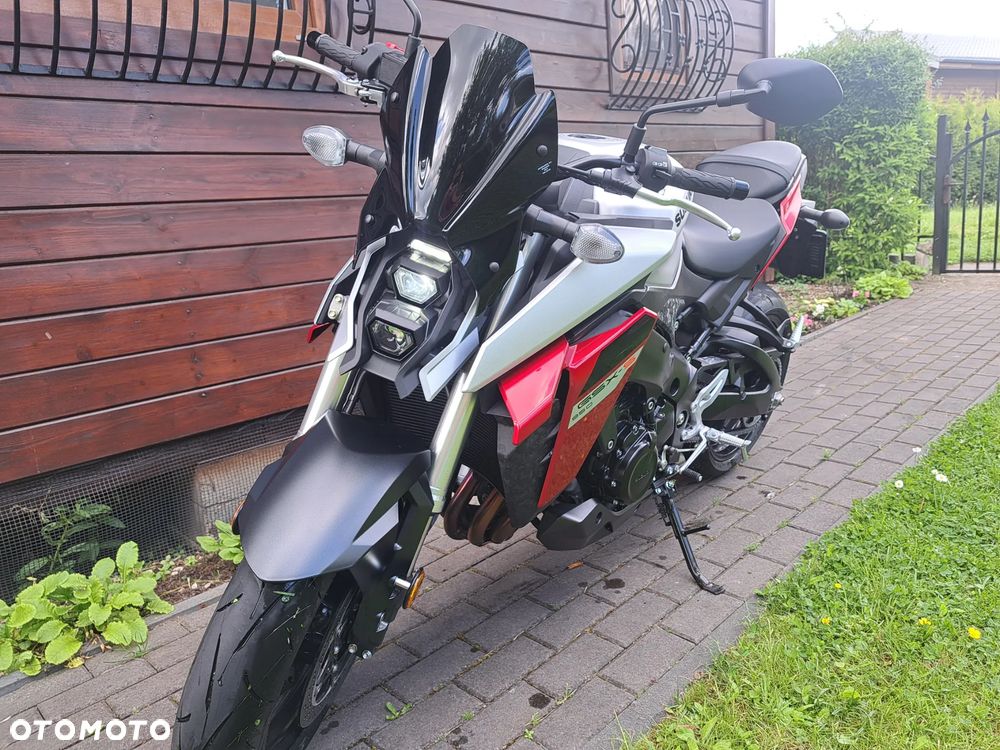 Suzuki GSX - 1