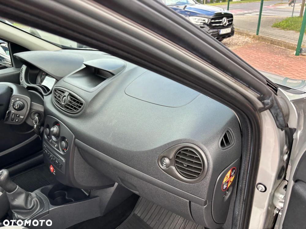 Renault Clio 1.2 16V 75 Dynamique - 18