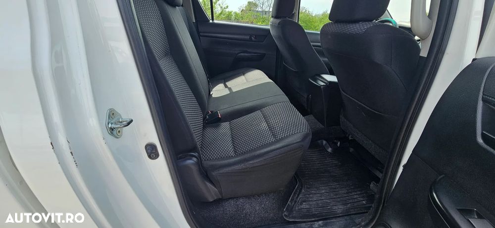 Toyota Hilux 4x4 Double Cab M/T Comfort - 10
