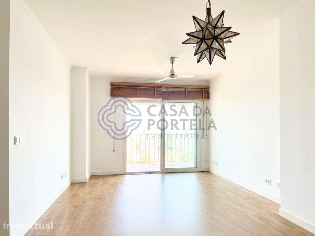 Apartamento T2 com Vista Desafogada, Garagem  e Segurança 24h – Alto d - Grande imagem: 4/25