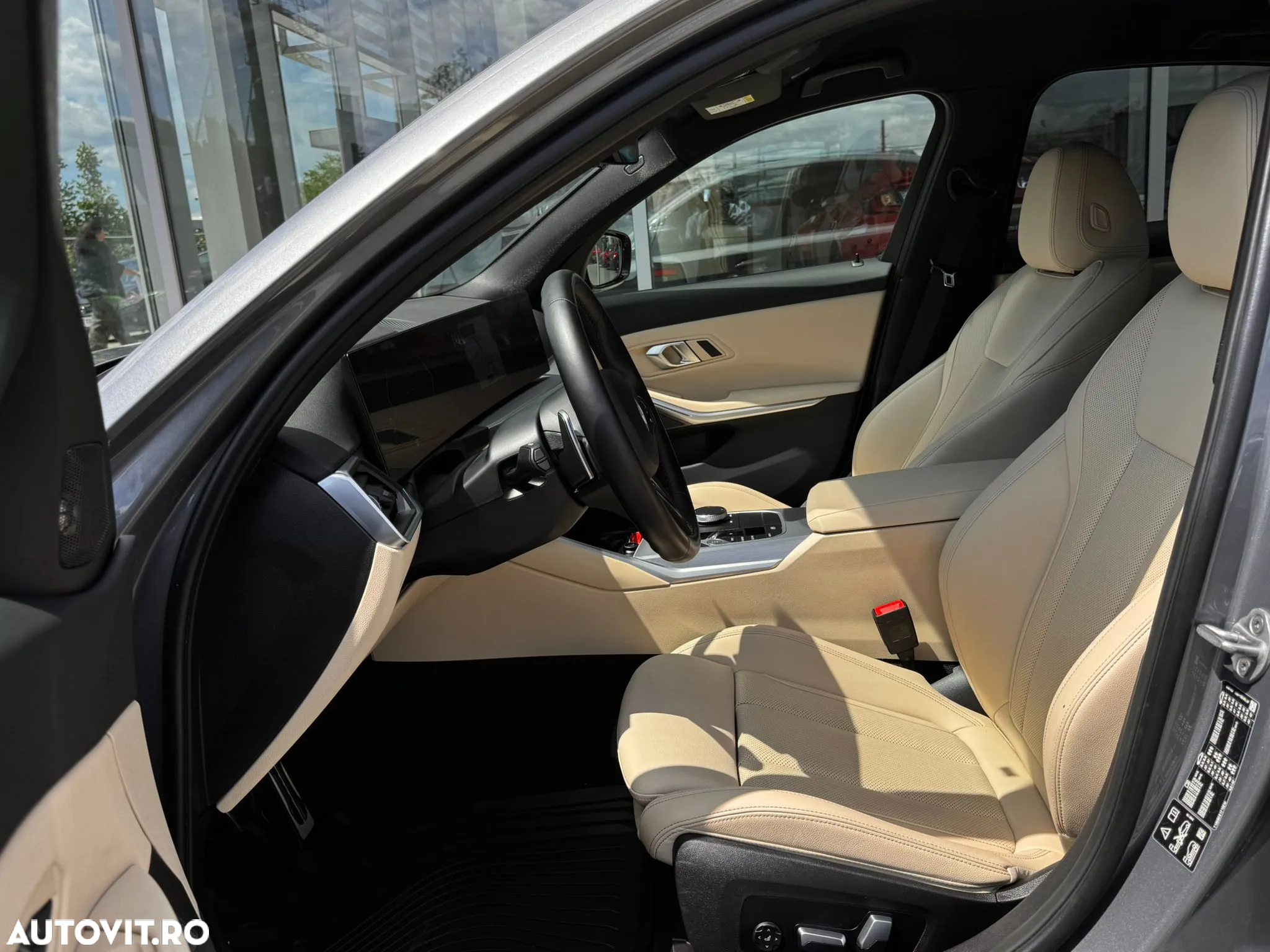 BMW Seria 3 320i xDrive AT - 13