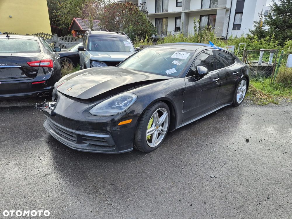 Porsche Panamera 4 E-Hybrid - 2