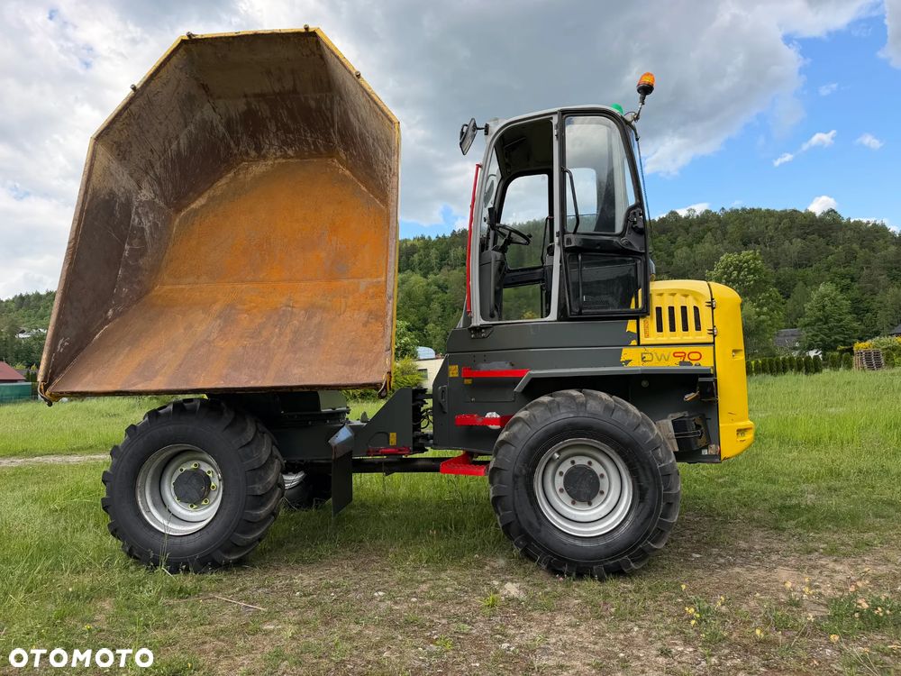 Wacker Neuson DW90 Wozidło 4x4 OBROTOWE.  9 ton ładowność z Pełną kabiną.  1799 mtg 2022 rok. Jak nowe z salonu PERKINS turbo silnik 4cylindry! Pochodzi z Norweskiego Gospodarstwa Ziemniaczanego! Pełne sterowanie dżojstik REWERS HYDROSTATIC. Ogrzewana wentylowana Kabina Opony zero zużycia. Aktualna DEKRA. Kamery wysokiej jakośći! Zero luzów i wycieków. Szybka wolna jazda. Wielka Okazja. Oświetlenie pełne Fabryczne. Hak. Podzespoły dosłownie Nowe! Lokalizacja NOWY SĄCZA - 6