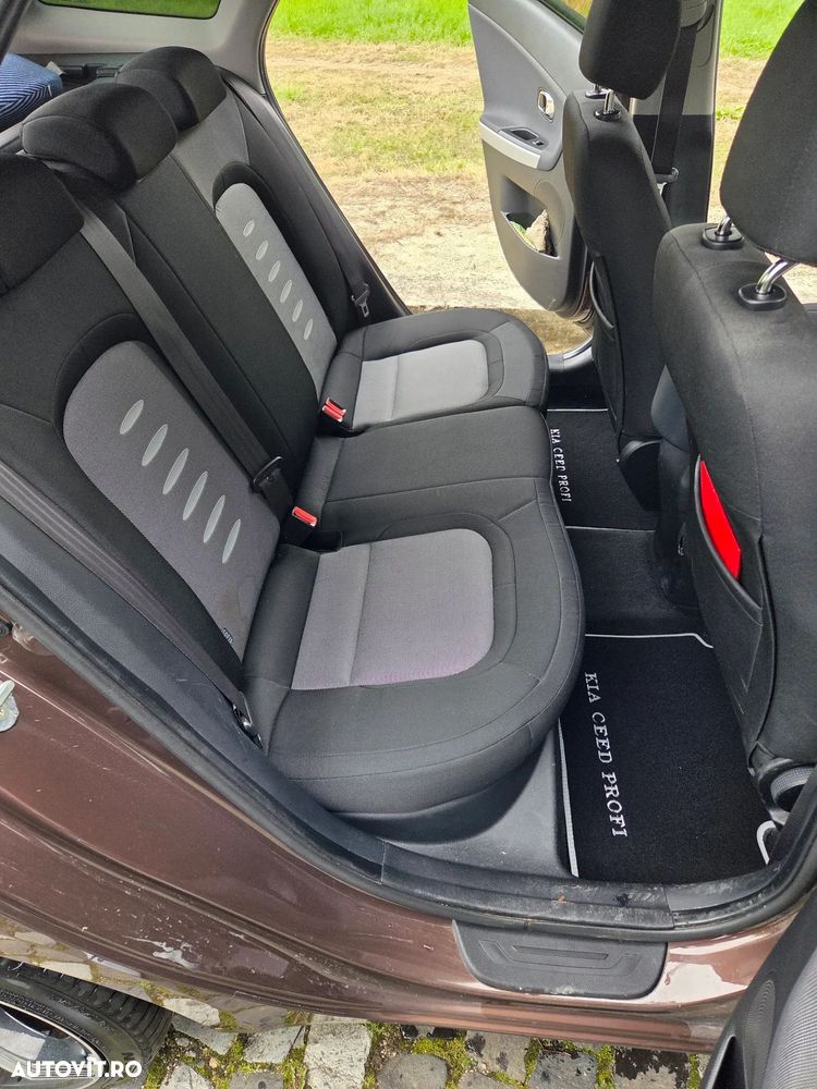 Kia Ceed 1.6 CRDi 128 Aut. Platinum Edition - 7