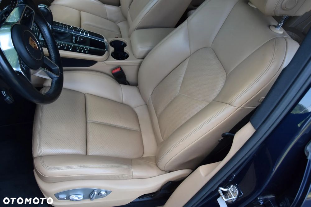 Porsche Macan Standard - 21
