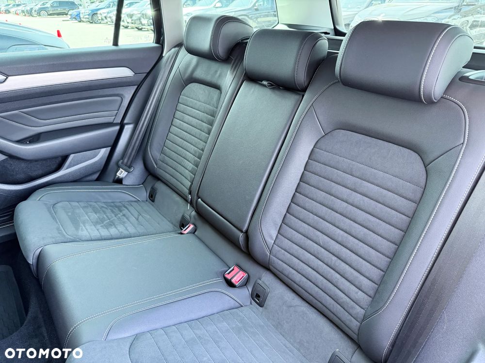 Volkswagen Passat Variant 2.0 TDI EVO Elegance DSG - 29