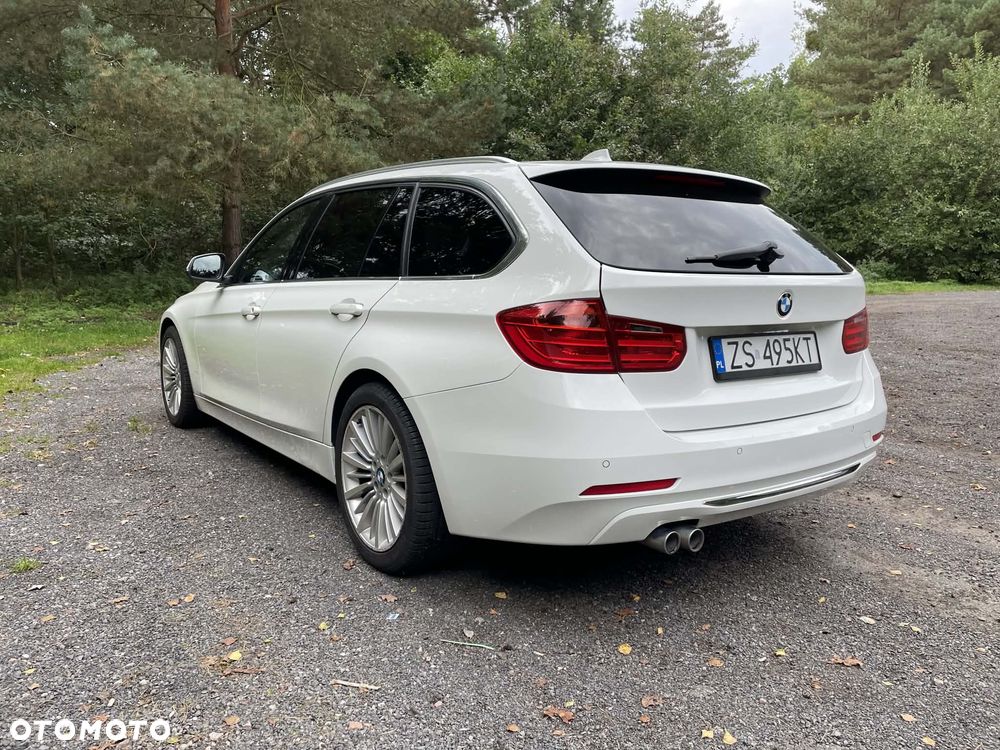 BMW Seria 3 330d Luxury Line - 4