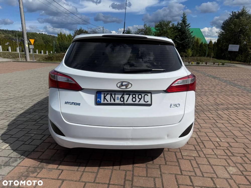Hyundai i30 blue 1.6 CRDi YES Gold - 6