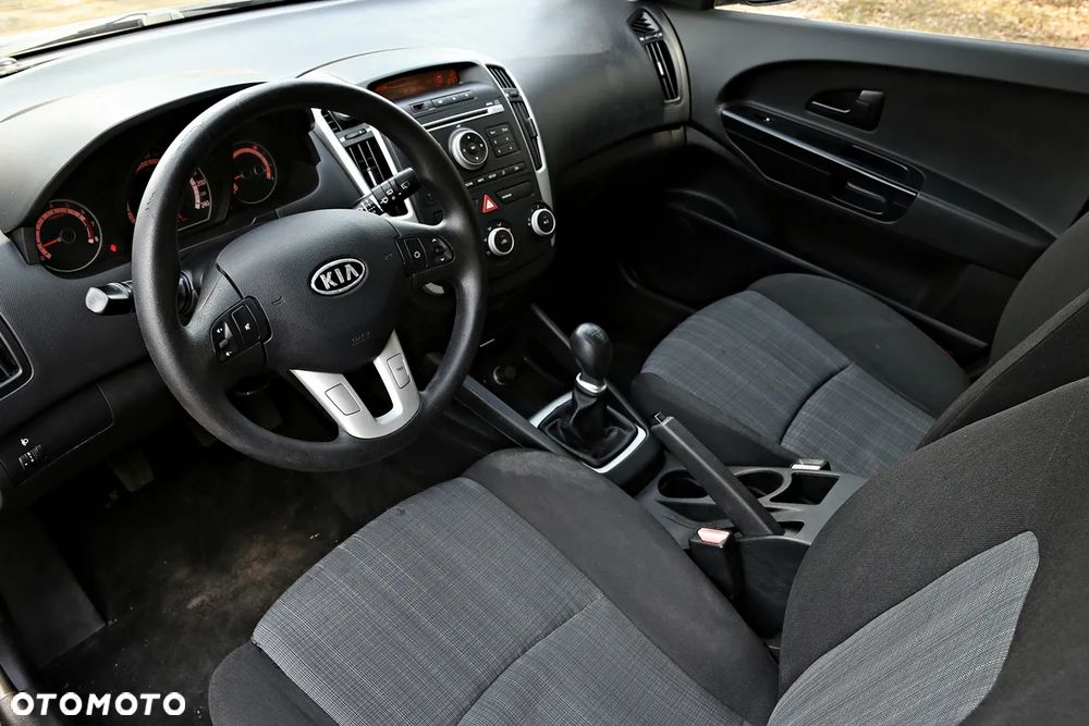 Kia Ceed 1.4 CVVT Attract - 6