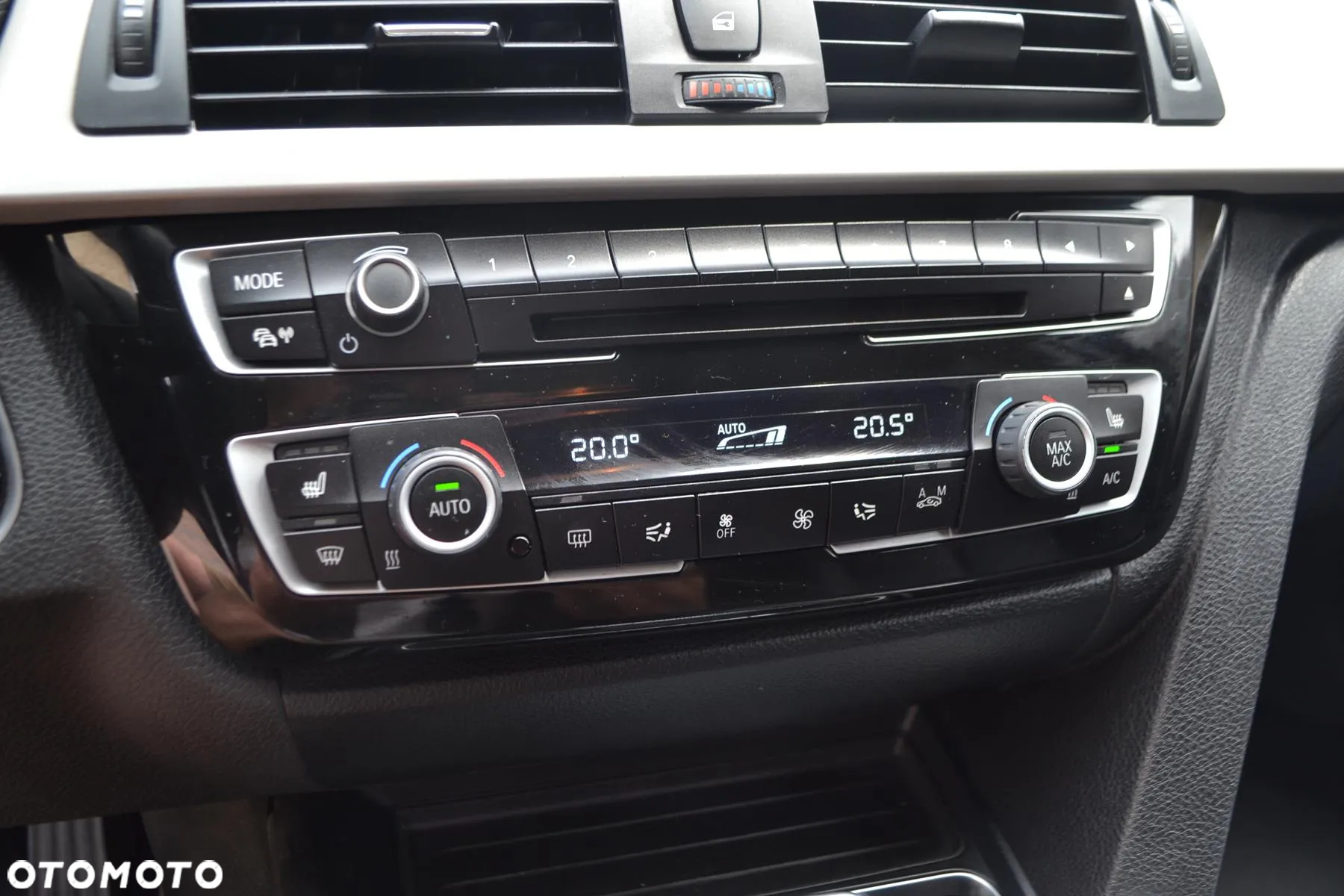 BMW Seria 3 320d Touring Luxury Line - 26