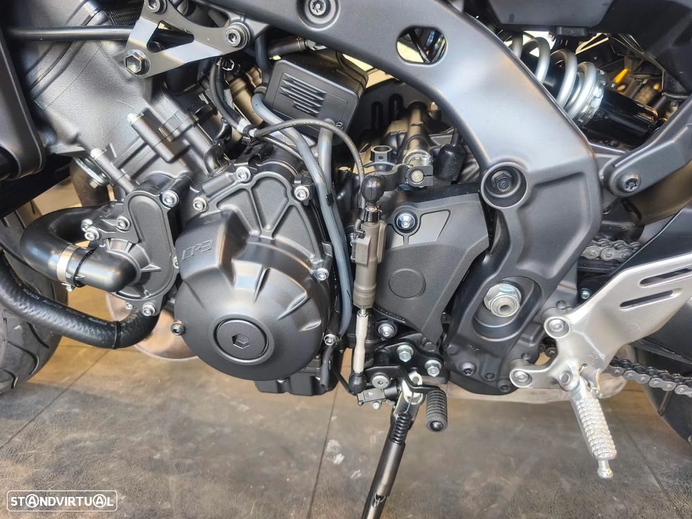 Yamaha MT-09 - 9