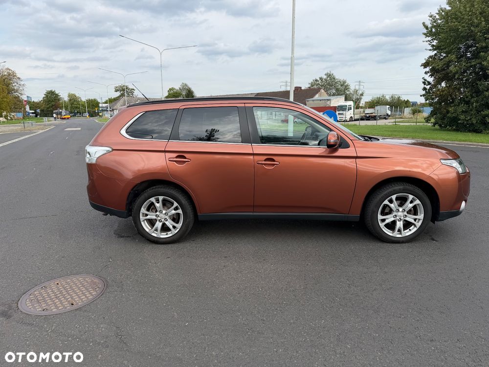 Mitsubishi Outlander - 4
