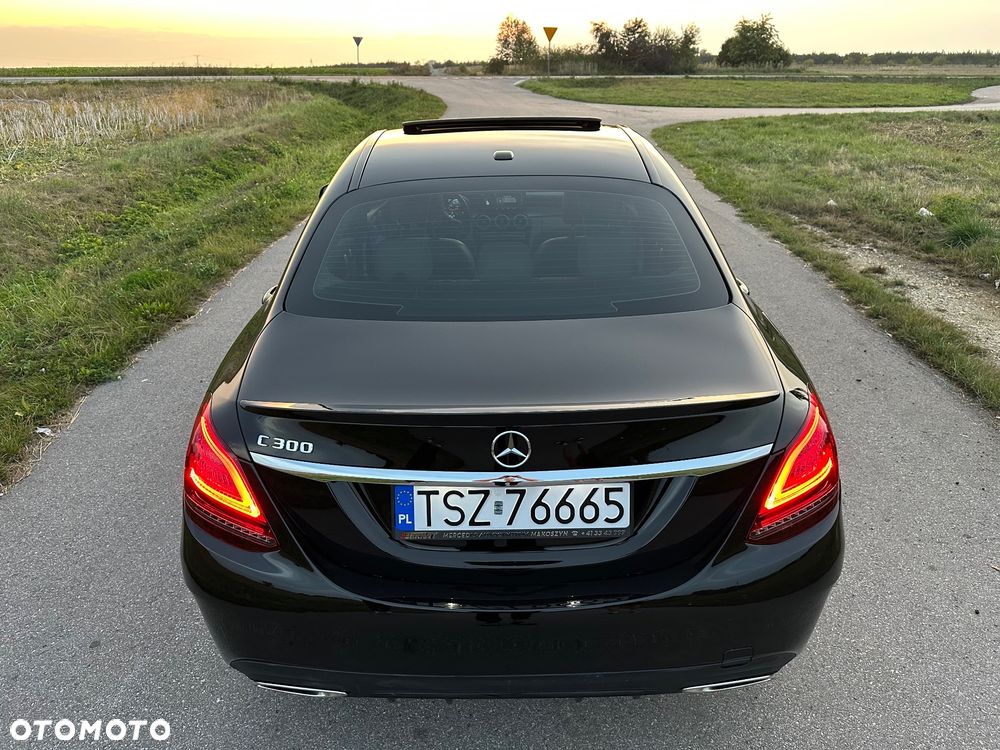Mercedes-Benz Klasa C 300 T 9G-TRONIC AMG Line - 10
