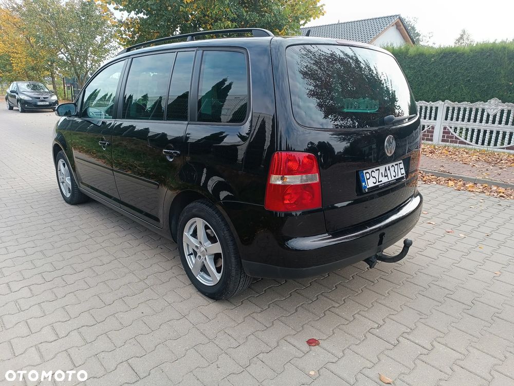 Volkswagen Touran - 23
