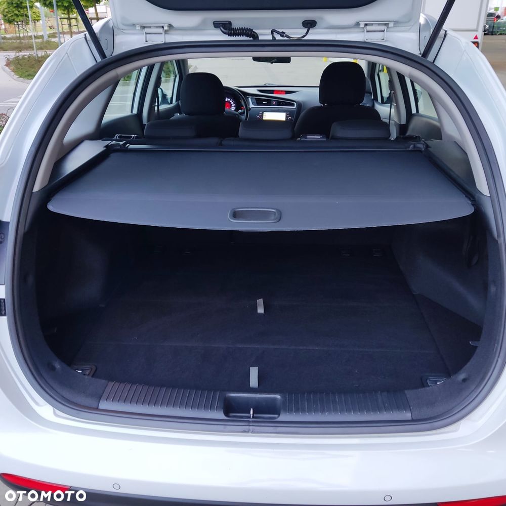 Kia Ceed - 12
