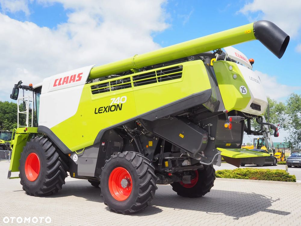 Claas Lexion 740 4x4 + V680 - 3