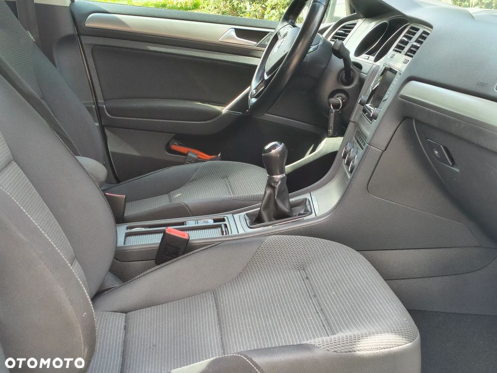 Volkswagen Golf 1.4 TSI BMT Comfortline - 18