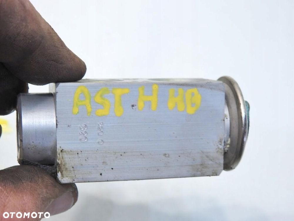 ZAWÓR ROZPRĘŻNY KLIMATYZACJI OPEL ASTRA III H 1.6 16V 324336 - 2