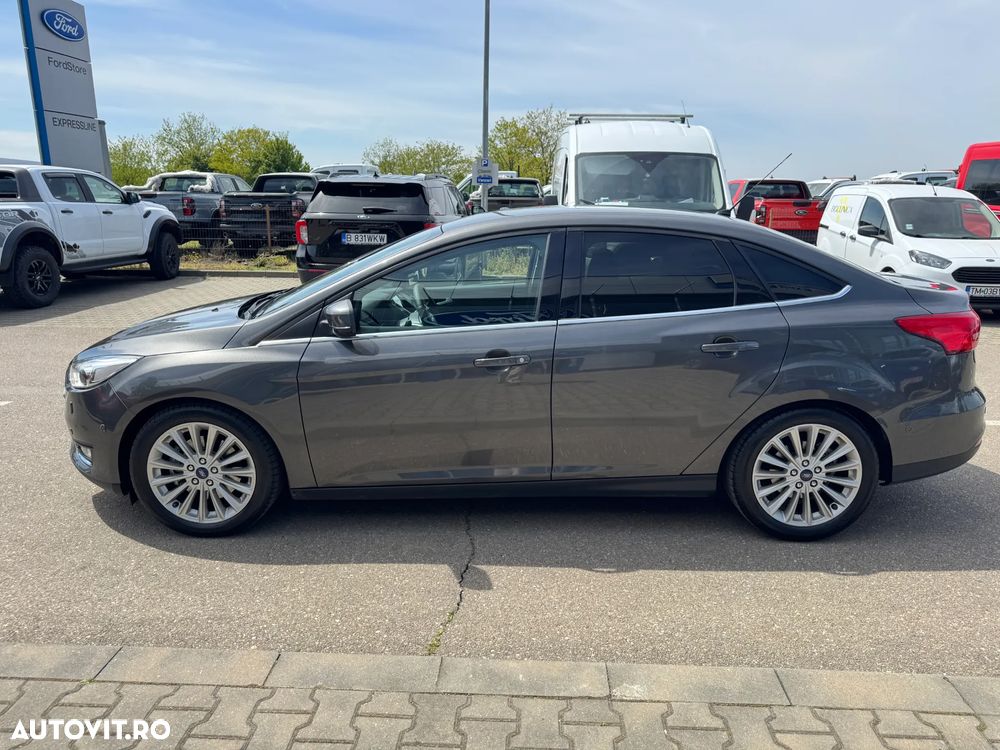 Ford Focus 1.5 EcoBoost Titanium - 4