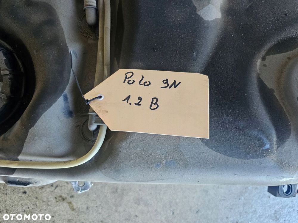 Zbiornik paliwa bak Volkswagen Polo 9N 1.2B - 2