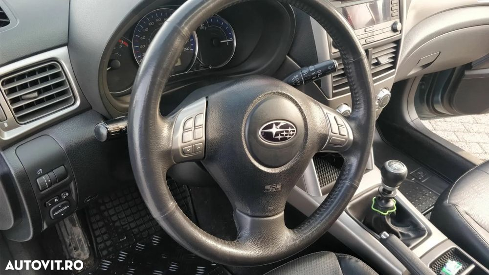 Subaru Forester 2.0D Active - 8
