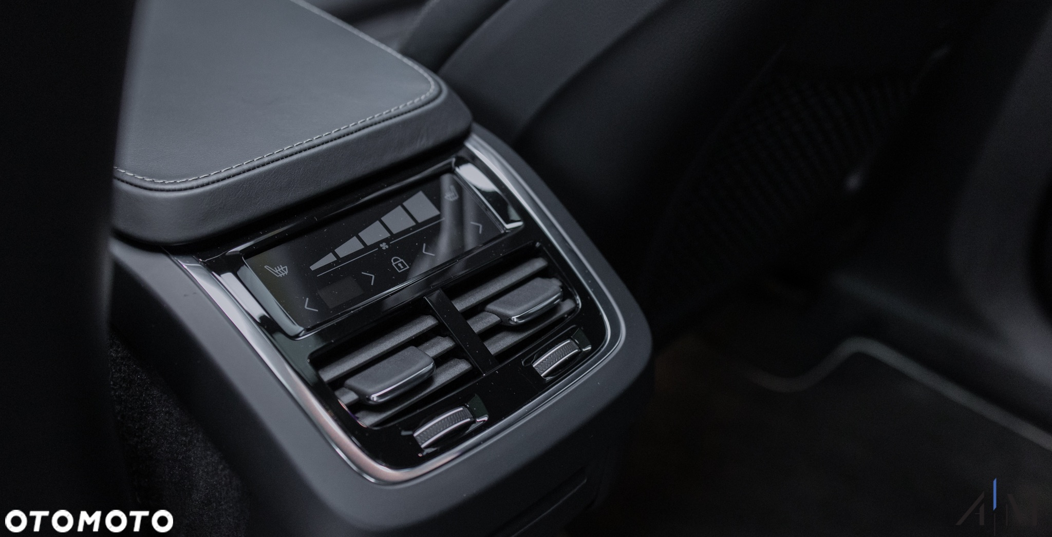Volvo XC 90 B5 D AWD Ultimate Dark - 35