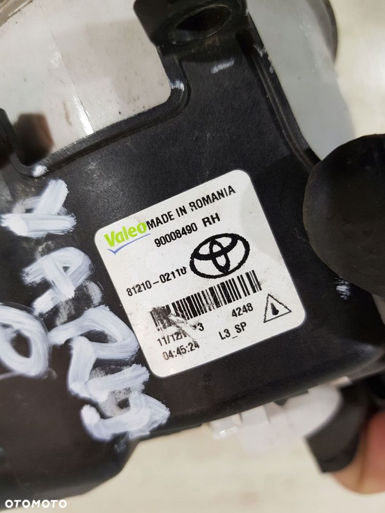 halogen prawy przód 90008490 toyota yaris iii auris ii aygo - 9