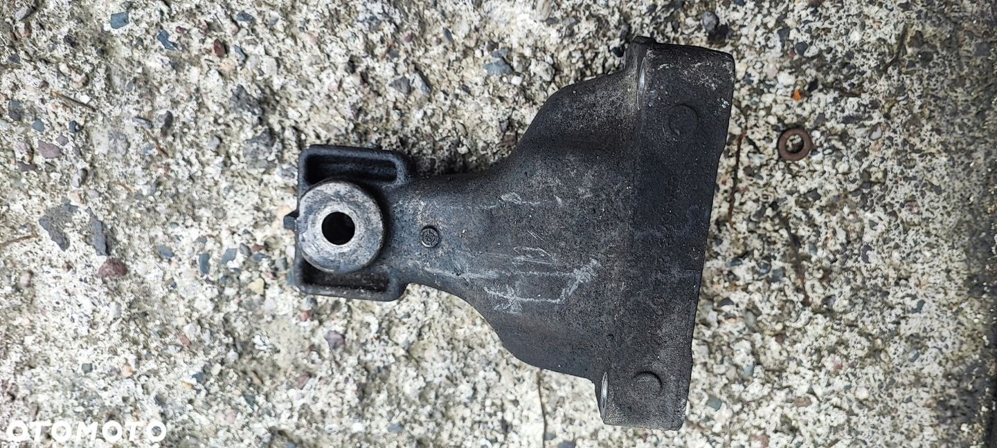 ŁAPA PODUSZKA SILNIKA LEWA MERCEDES ML W163 4.0 CDI 01-05 A6282230204 - 1