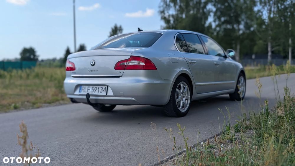 Skoda Superb 2.0 TDI Elegance Outdoor - 5