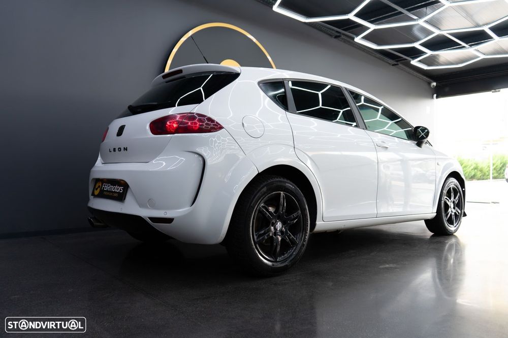 SEAT Leon 1.6 TDI DPF Ecomotive Sport - 11