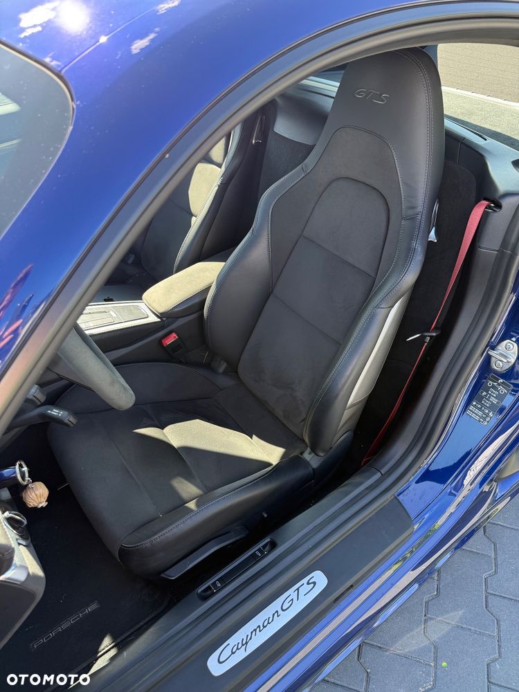 Porsche 718 Cayman - 8