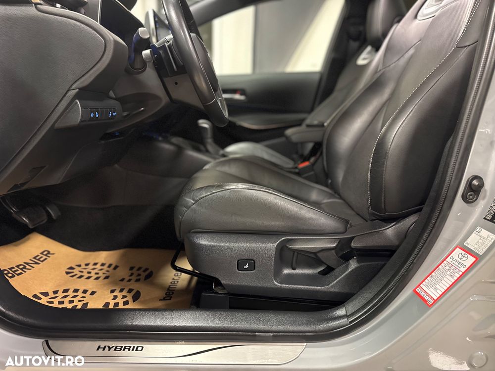 Toyota Corolla 2.0 HSD Exclusive Plus GR Sport Bi-Tone - 17