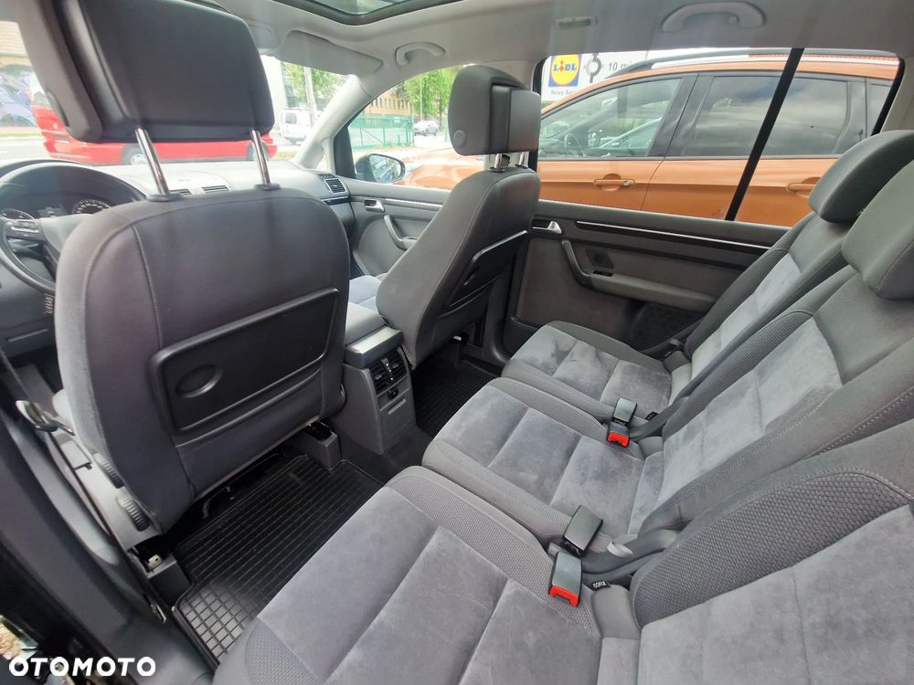Volkswagen Touran - 13