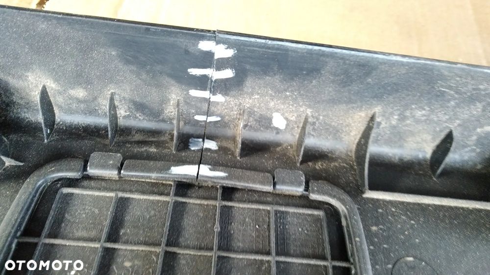 Hyundai IX35 Boczek klapy tylnej bagażnika - 3