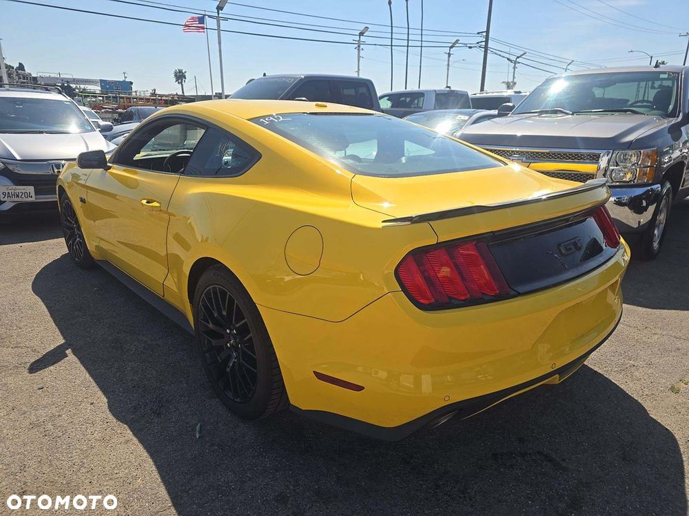 Ford Mustang 5.0 V8 GT - 4
