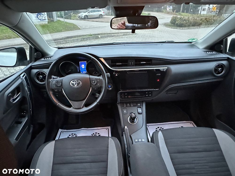 Toyota Auris 1.8 HSD Prestige - 27