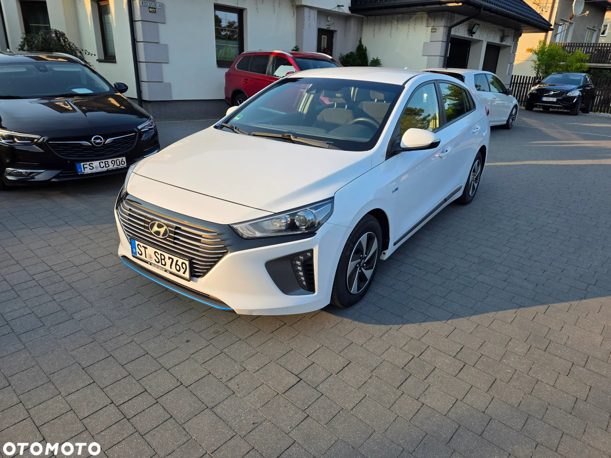 Hyundai IONIQ hybrid Business - 8