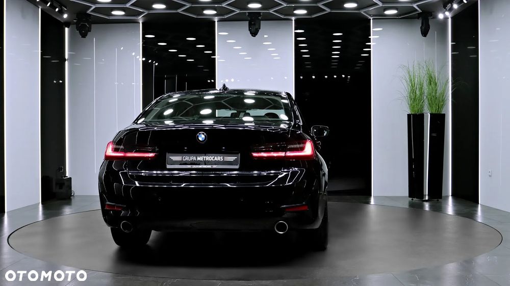 BMW Seria 3 318i Sport Line sport - 7