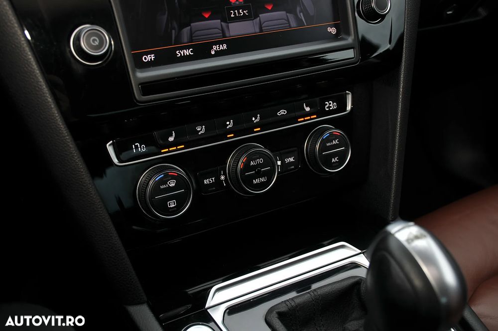 Volkswagen Passat 2.0 TDI DSG Highline - 24