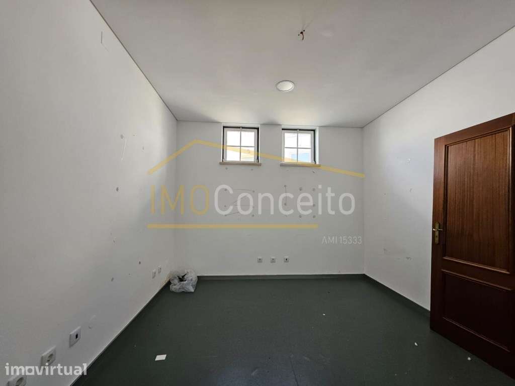 Loja de 100 m² no Centro da Golegã| Excelente Potencial Comercial| ... - Grande imagem: 5/9