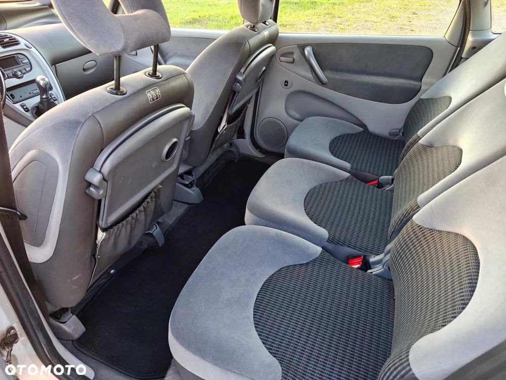 Citroën Xsara Picasso 1.6 16V Impress - 9