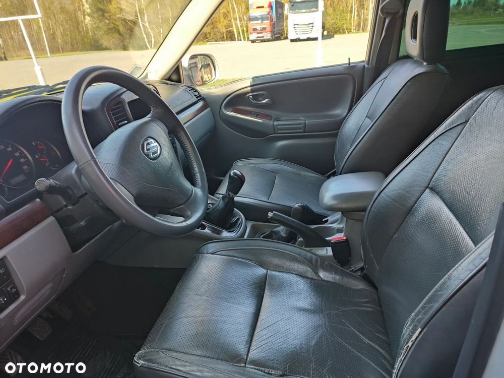 Suzuki Grand Vitara - 12