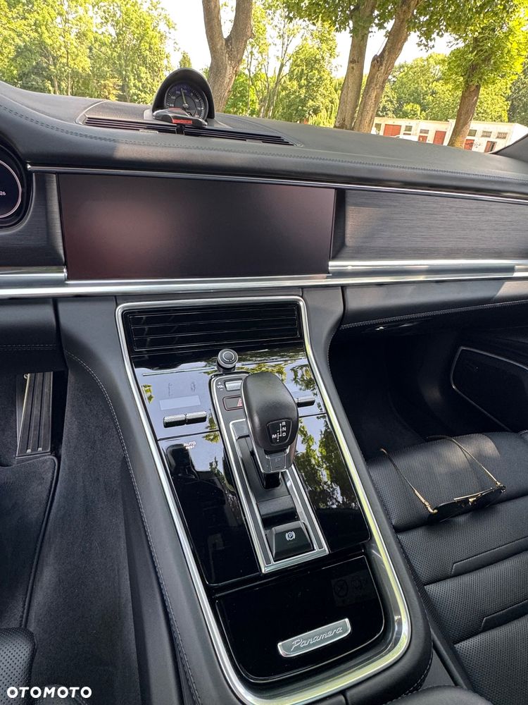 Porsche Panamera 4 E-Hybrid Platinum Edition - 24