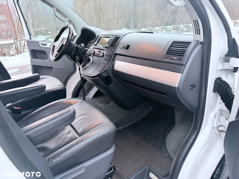 Volkswagen Multivan - 10